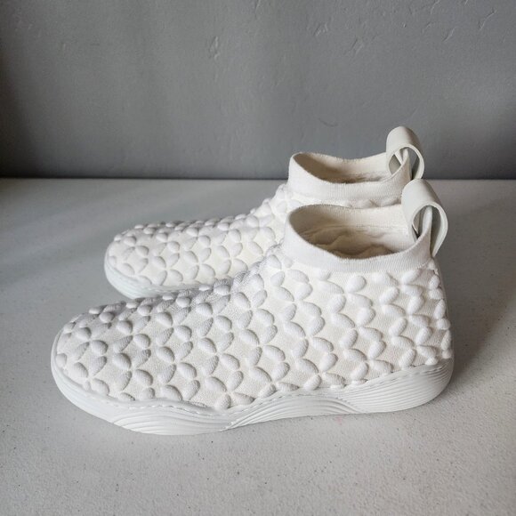 Alaia Knit Sneaker "EUC" - Picture 5 of 16